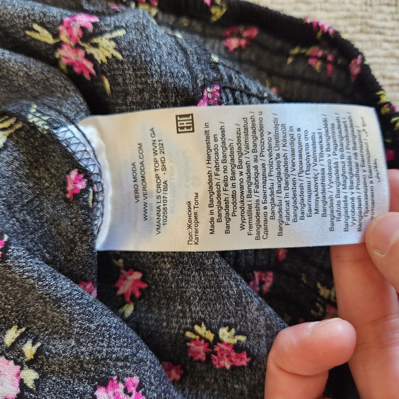 Vero Moda Womens Medium VMANNA Long Sleeve Crop Top Black Pink Floral Smock NWT - Picture 15 of 16